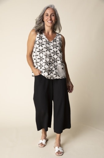 Habitat Clothes to Live In Crinkle Crepe Flower Mix Pleat Tank