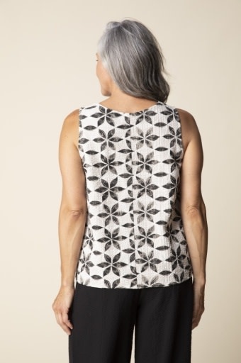 Habitat Clothes to Live In Crinkle Crepe Flower Mix Pleat Tank