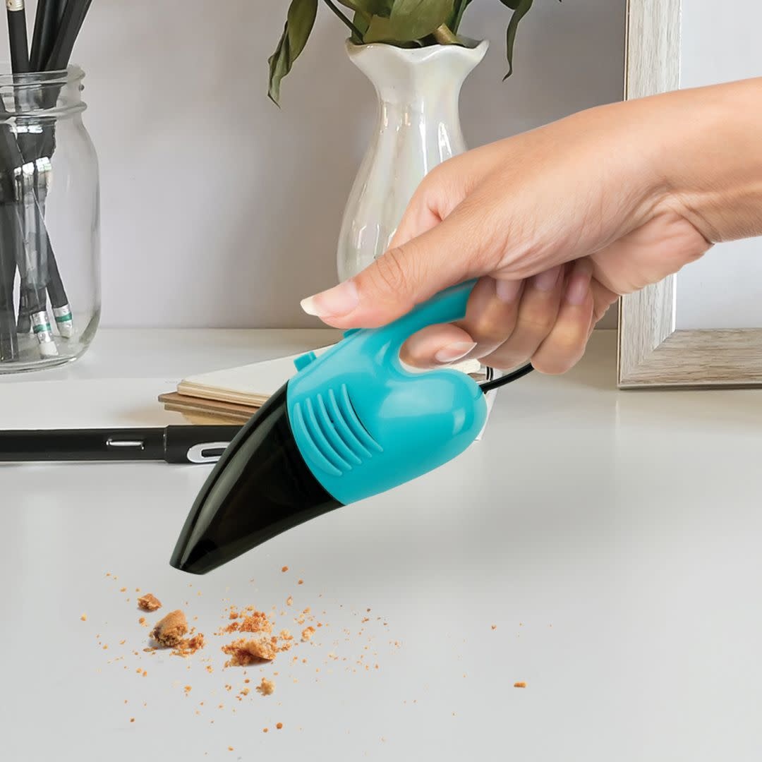 DM Merchandising Desk Vacuum