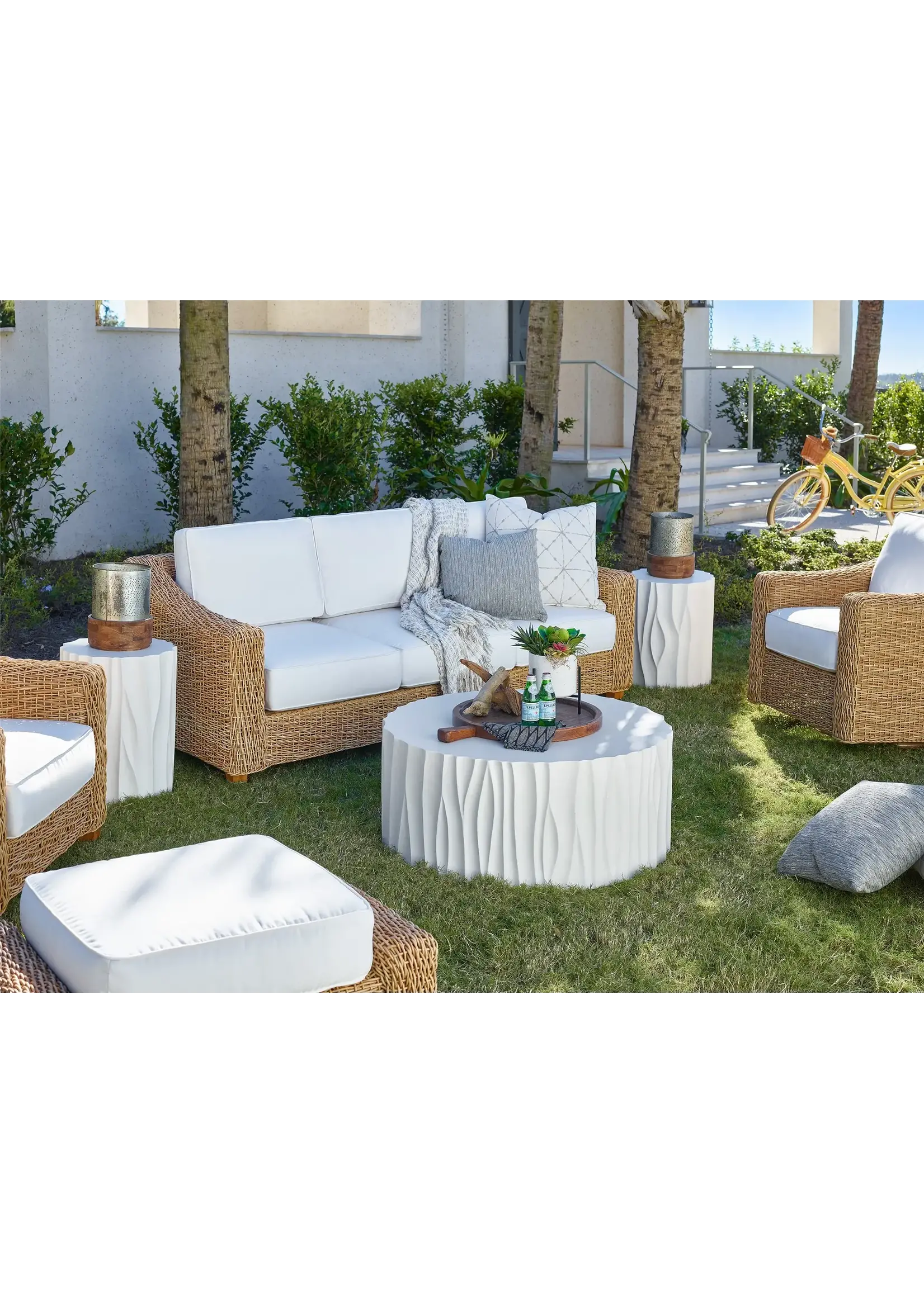 Universal Furniture Intl. Geneva Round Cocktail Table