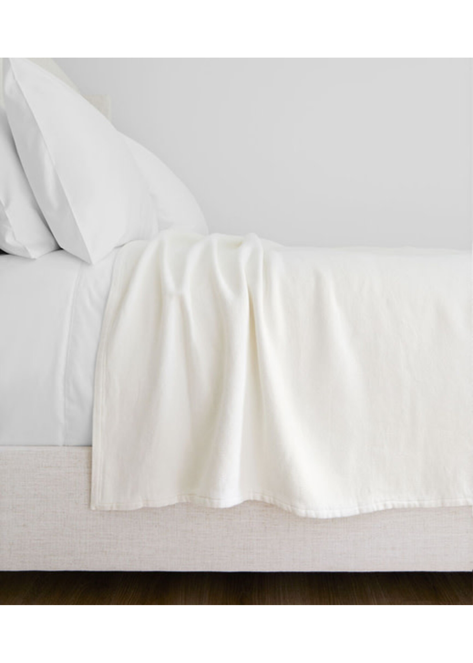 Lands Downunder International, Ltd. King White Bristol Blanket