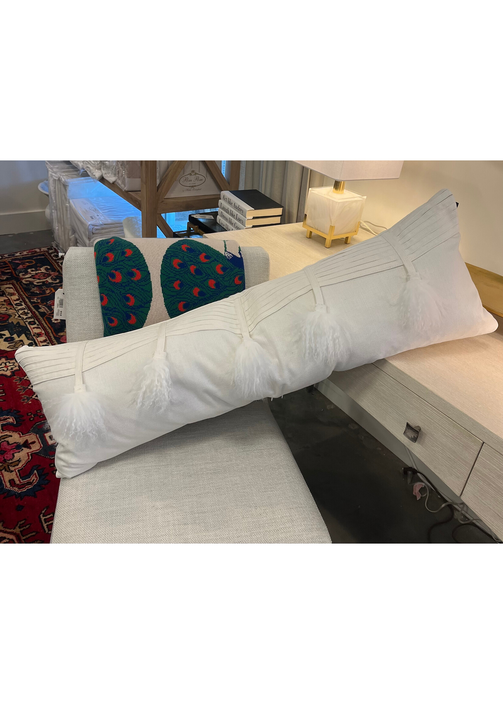 V Rugs And Home Helene 14x42 Pillow