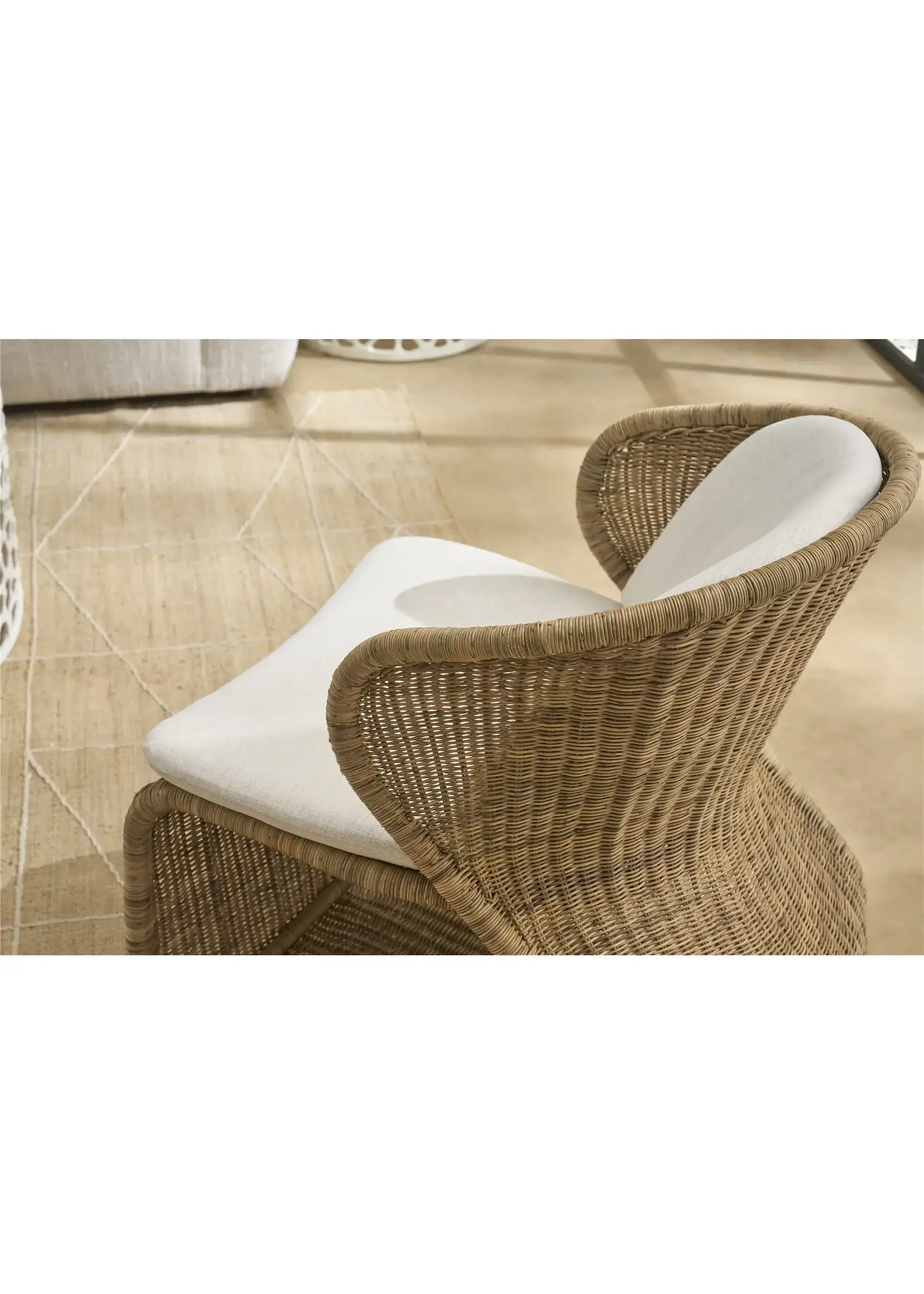 Universal Furniture Intl. Oasis Lounge Chair
