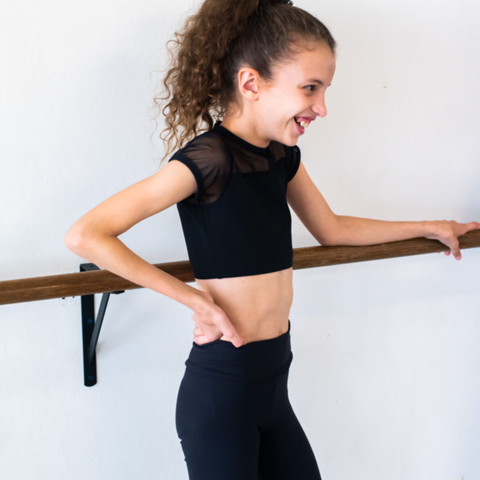 Stretch Out ESSENTIALS Crop Top BROOKLYN