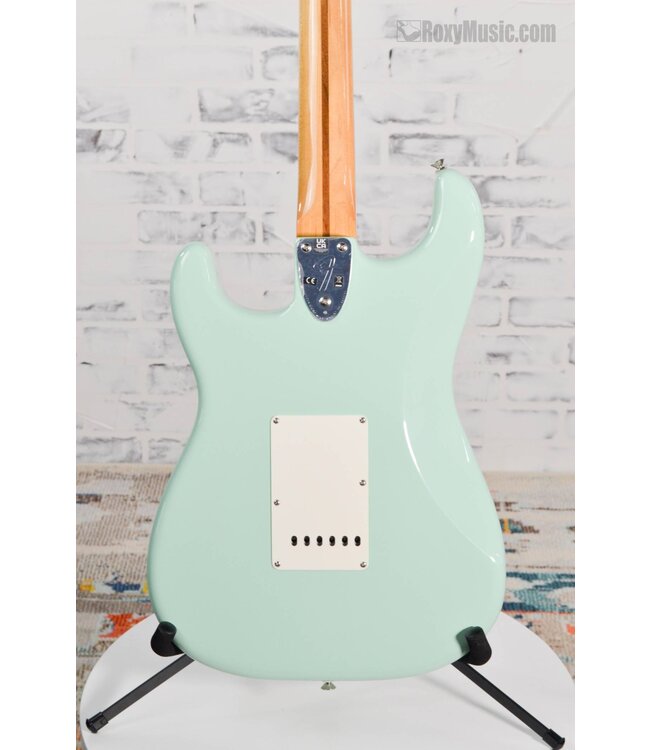 Vintera II '70s Stratocaster Electric Guitar - Surf Green