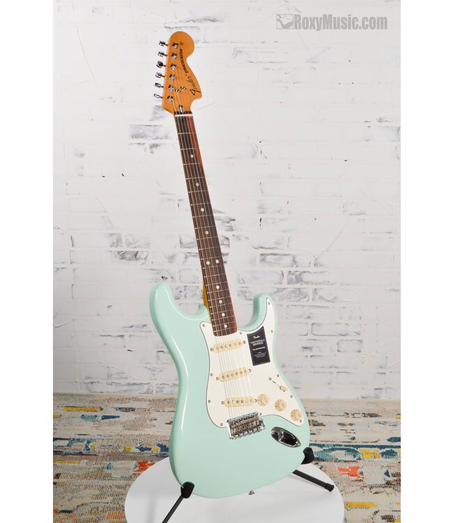 Vintera II '70s Stratocaster Electric Guitar - Surf Green