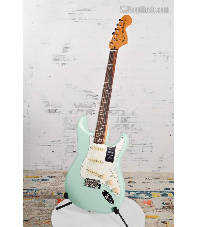Vintera II '70s Stratocaster Electric Guitar - Surf Green