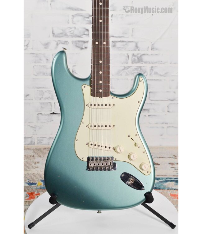 FENDER CUSTOM SHOP 1963 STRATOCASTER JOURNEYMAN RELIC FADED SHERWOOD GREEN ELECTRIC GUITAR WITH CASE