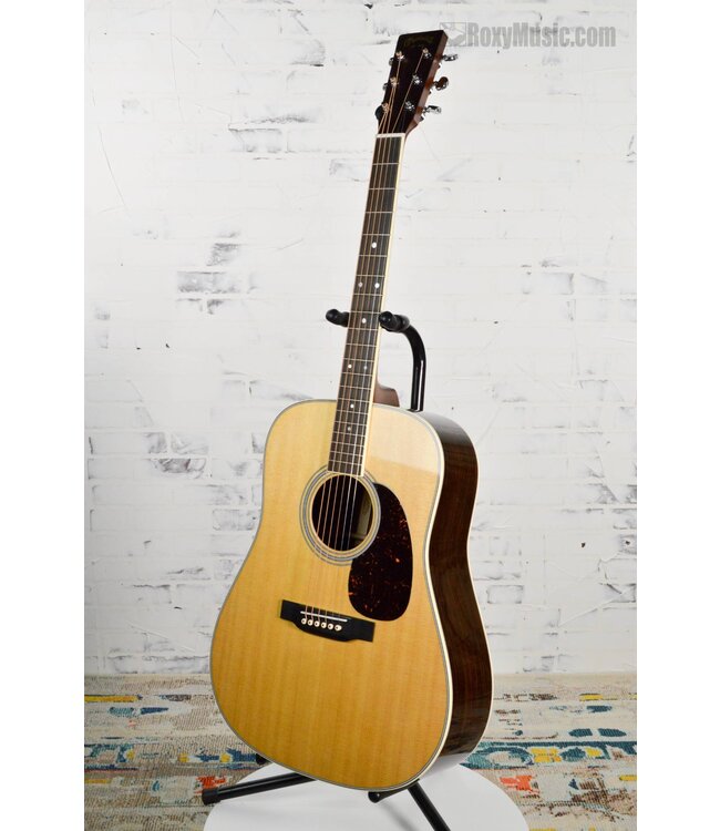 Martin D-35 Standard Dreadnought Natural Acoustic Guitar With Hard Case