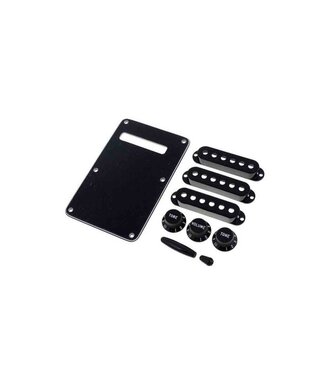 Fender FENDER BLACK STRAT ACCESSORY KIT