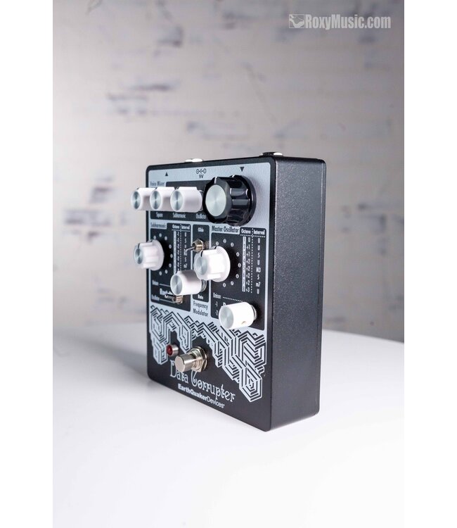 Earthquaker Devices Data Corrupter Modulated Monophonic Harmonizing Pll Guitar Pedal