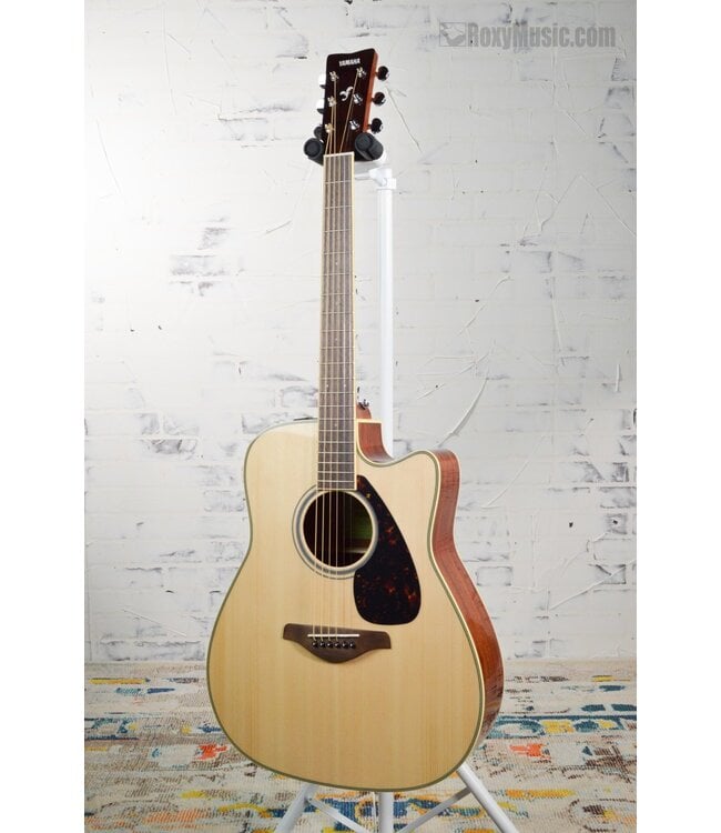 Yamaha FGX820C Cutaway Dreadnought Acoustic Electric Guitar - Natural
