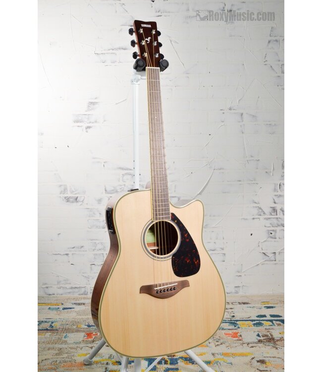 Yamaha FGX820C Cutaway Dreadnought Acoustic Electric Guitar - Natural