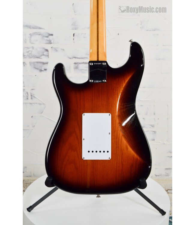 70th-anniversary American Vintage II 1954 Stratocaster - 2-color Sunburst
