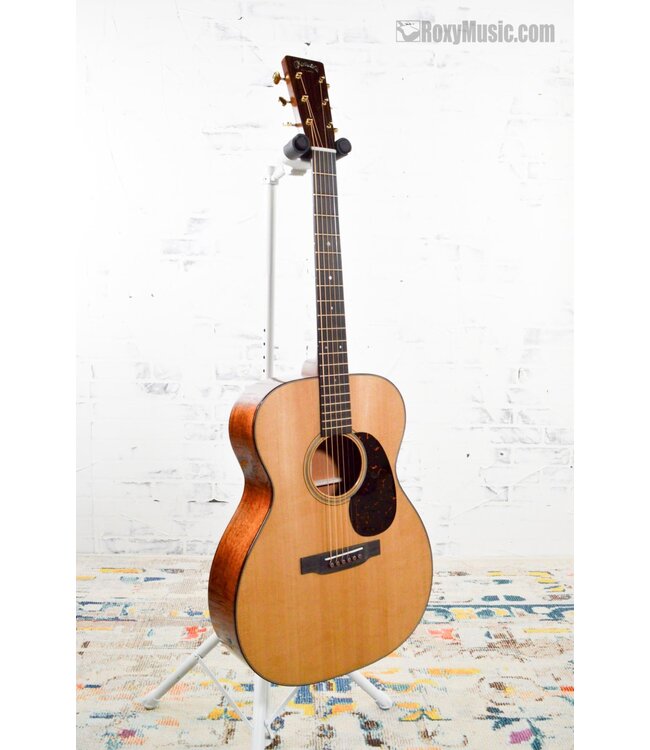 000-18 Modern Deluxe Acoustic Guitar - Natural
