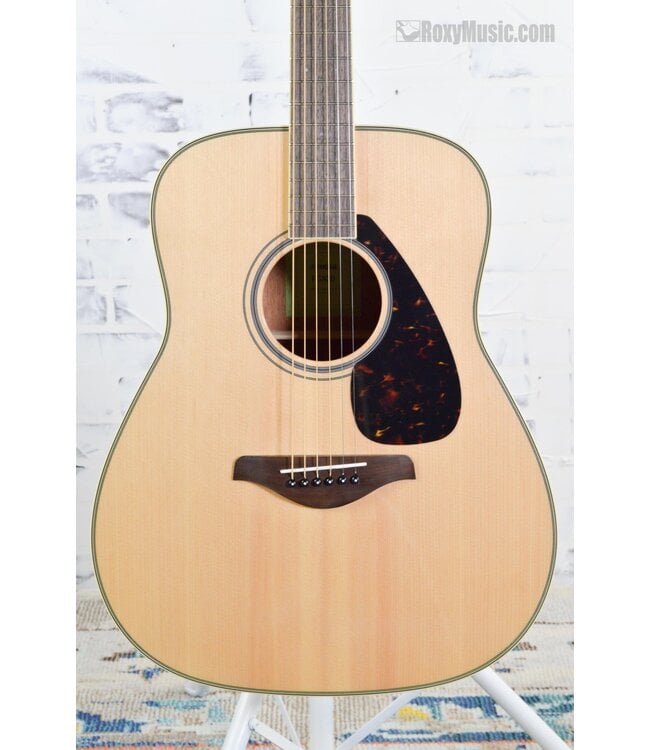 Yamaha FG820 Dreadnought Spruce Top Acoustic Guitar Natural