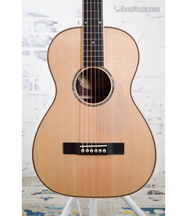 Larrivee P-09-RW Rosewood - Natural w/Case & Upgrades