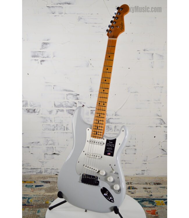 American Ultra II Stratocaster Electric Guitar - Avalanche, Maple Fingerboard