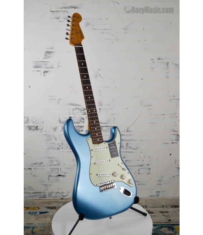 Vintera II Road Worn '60s Stratocaster Electric Guitar - Lake Placid Blue