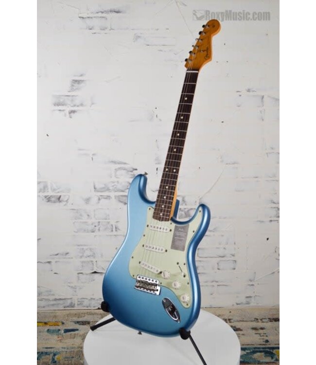 Vintera II Road Worn '60s Stratocaster Electric Guitar - Lake Placid Blue