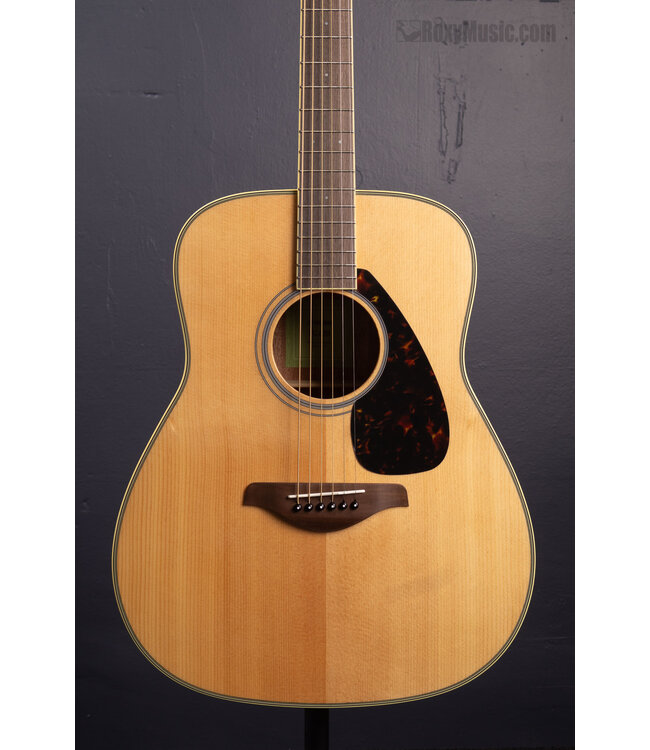 Yamaha FG820 Dreadnought Acoustic Guitar - Natural