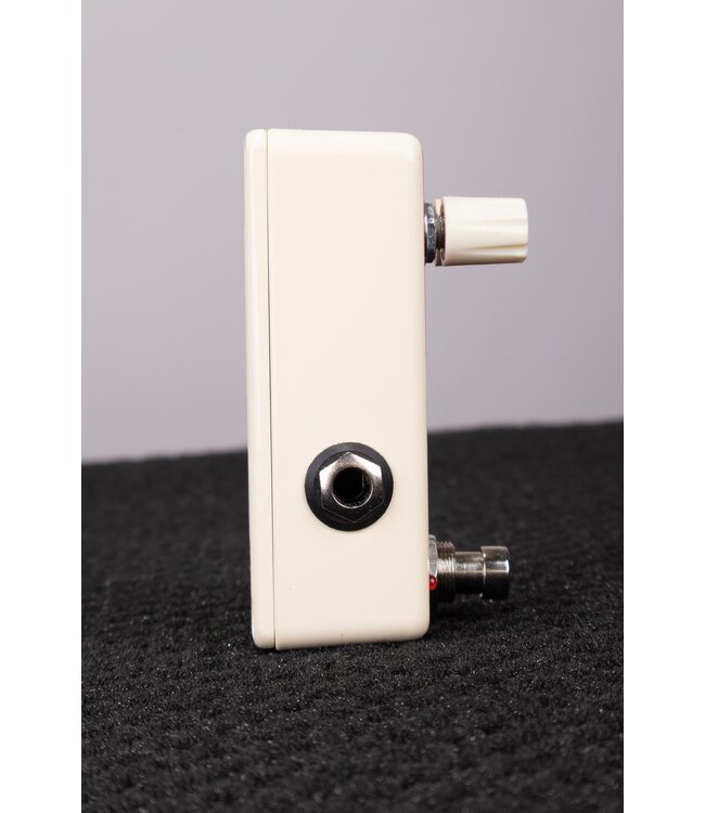 EarthQuaker Devices Barrows V1 – Fuzz Attacker Fuzz Pedal | Roxy Music