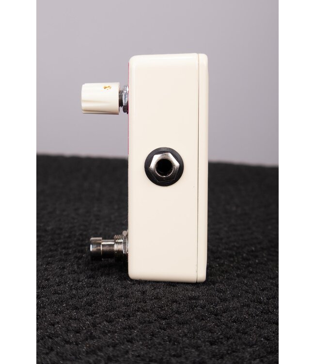 EarthQuaker Devices Barrows V1 – Fuzz Attacker Fuzz Pedal | Roxy Music