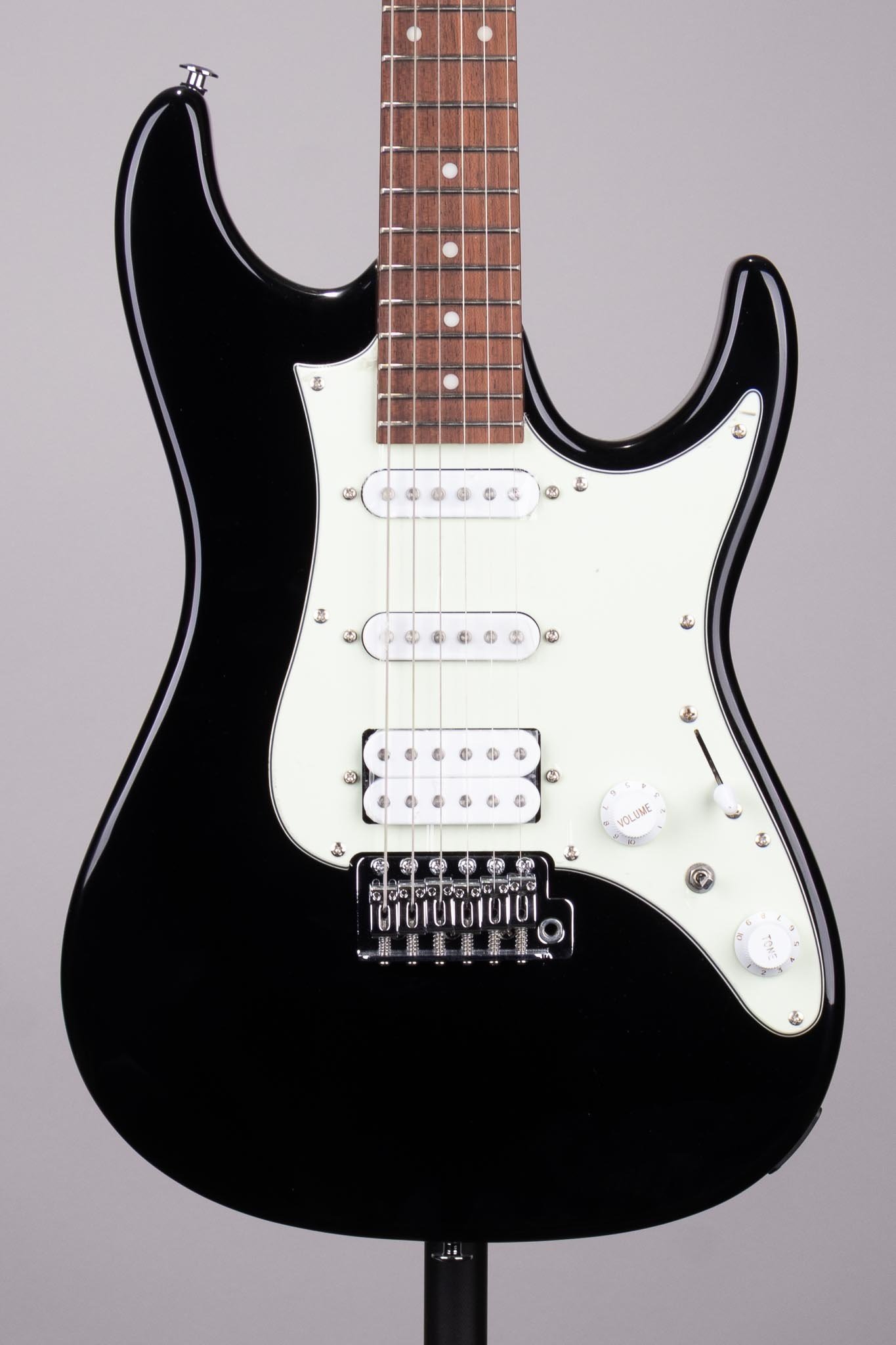 ギター Ibanez AZES40 Ibanez AZES40 Electric Guitar - Black - Roxy Music