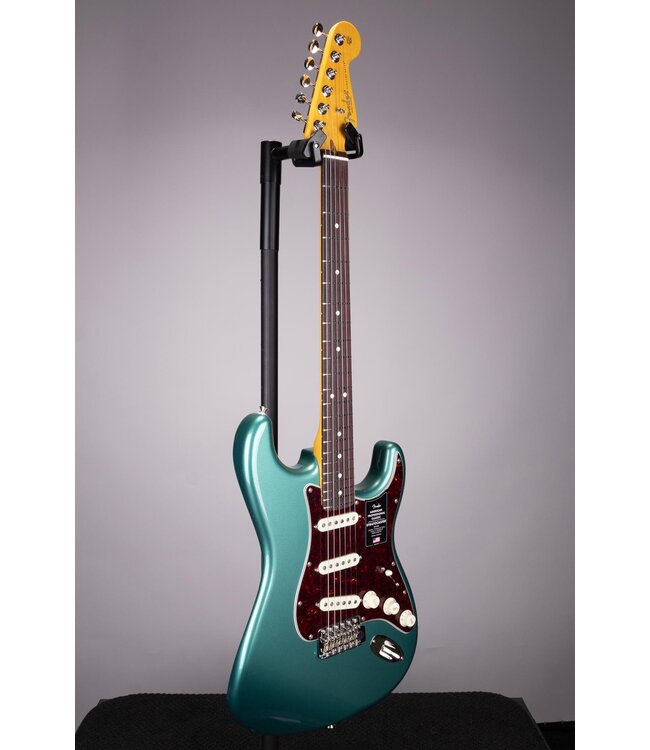 Fender American Professional Classic Stratocaster - Faded Sherwood Green Metallic with Rosewood Fingerboard, Includes Deluxe Gig Bag