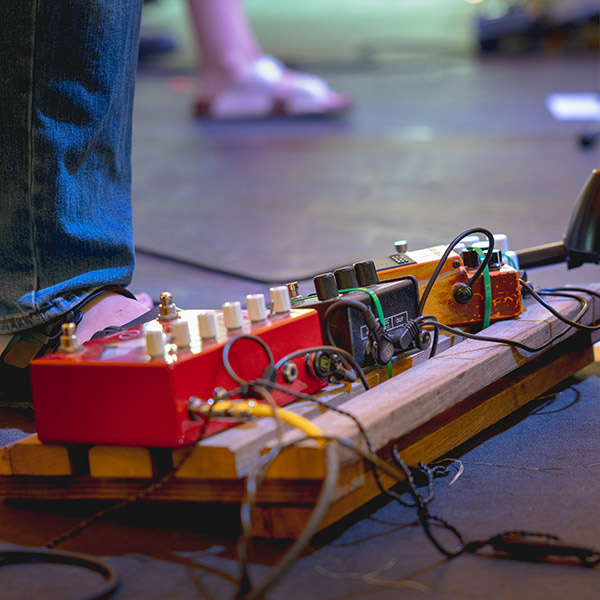 Pedalboard Patch Cables – Low-Noise, Durable & Space-Saving