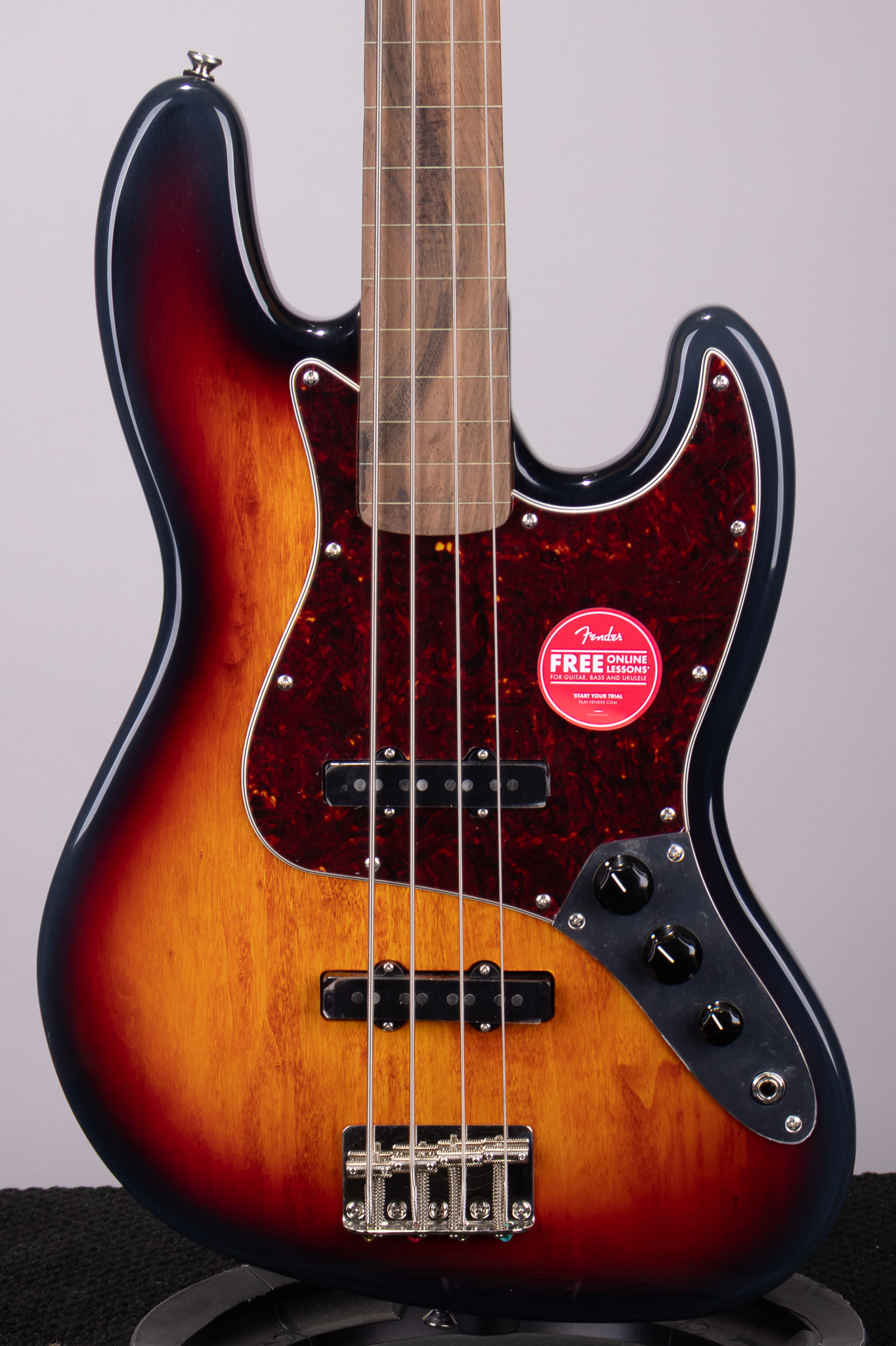 Used Squier Classic Vibe '60s Fretless Jazz Bass 3-Tone Sunburst