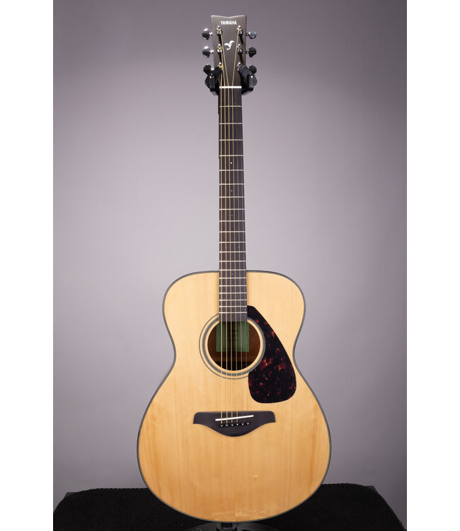 Yamaha FS800J Concert Acoustic Guitar – Solid Spruce Top