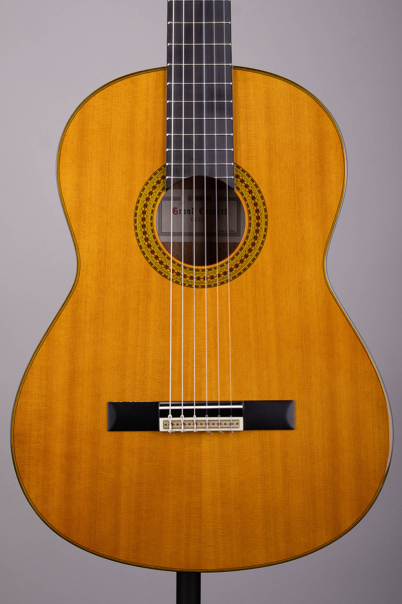 クラシック 2nd Classica / 12 CD Yamaha GC12C Classical Guitar Solid Cedar Mahogany w/ Gig Bag