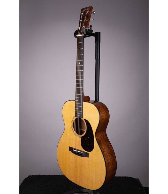 Martin 000-18 Standard Series Acoustic Guitar - Natural with Aging Toner