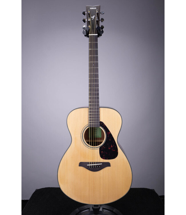 Yamaha FS800J Concert Acoustic Guitar – Natural