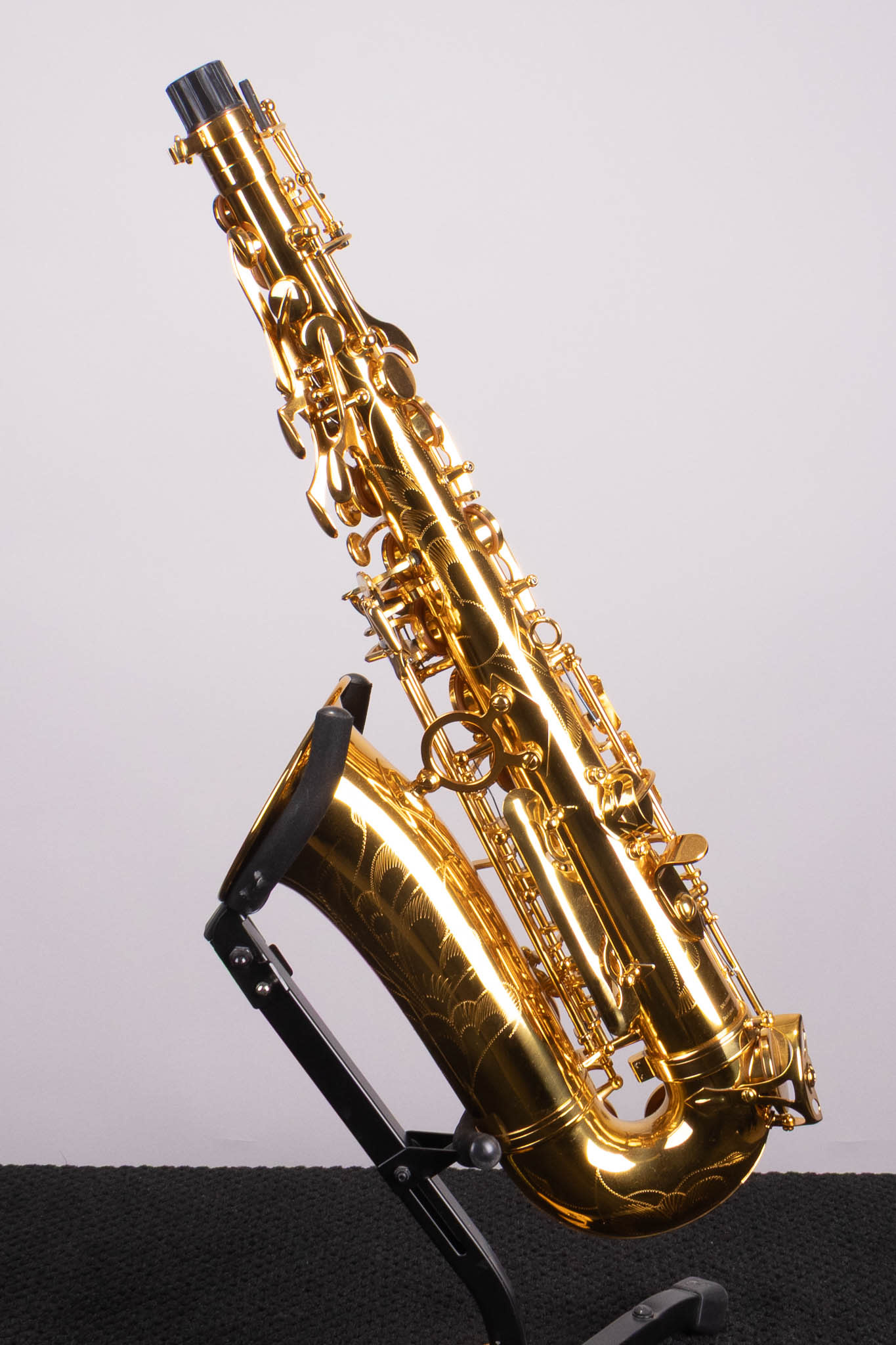 taku　wax2つ Victory Triumph Gen 2 Alto Saxophone - Gold Lacquer Student Sax