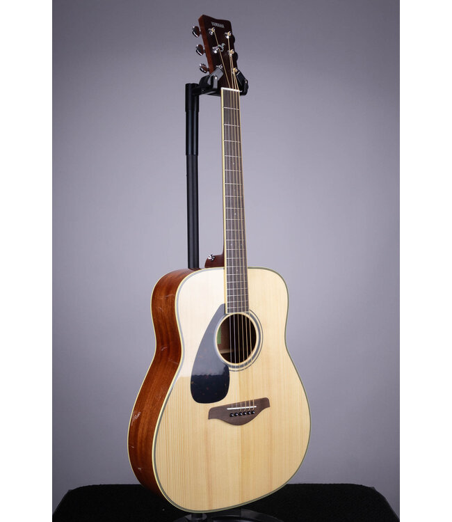 Yamaha FG820L Left-Handed Dreadnought Acoustic Guitar Natural