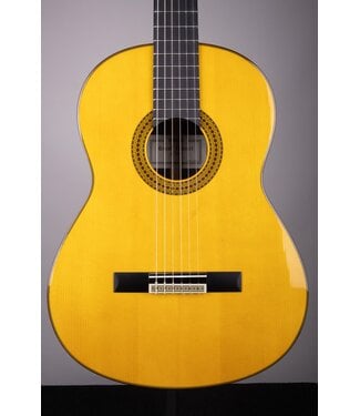 Yamaha Yamaha GC22S Classical Guitar Natural with Solid Spruce Top
