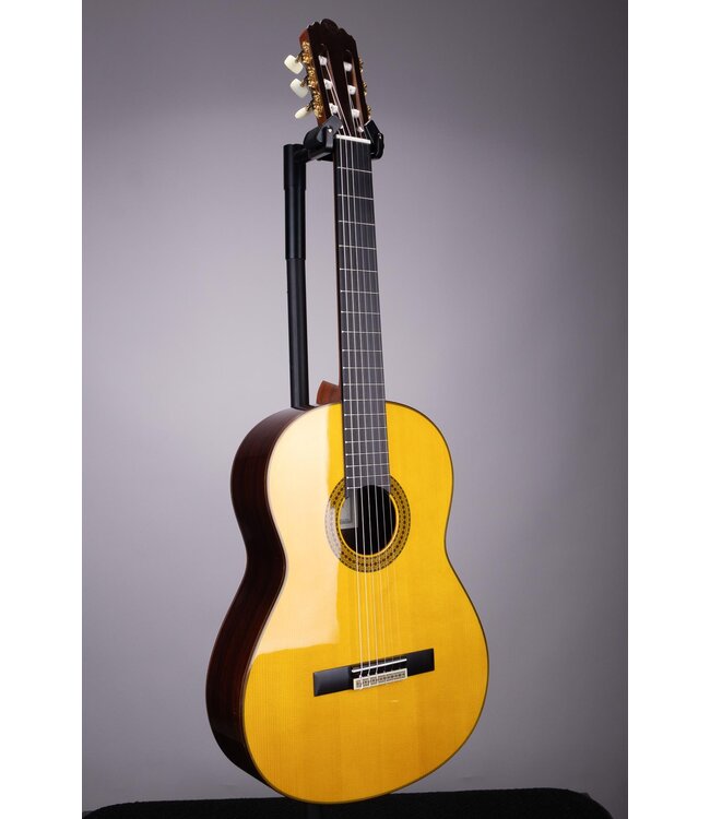 Yamaha GC22S Classical Guitar Natural with Solid Spruce Top