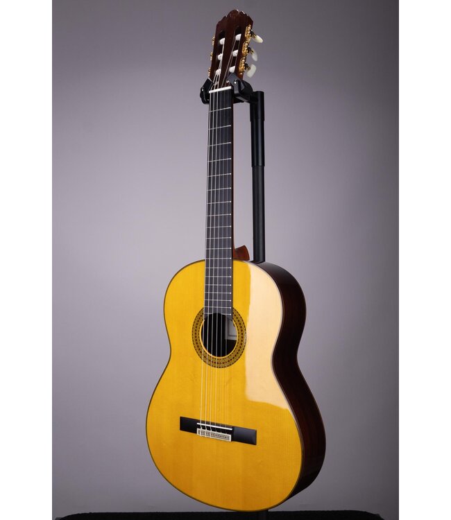 Yamaha GC22S Classical Guitar Natural with Solid Spruce Top