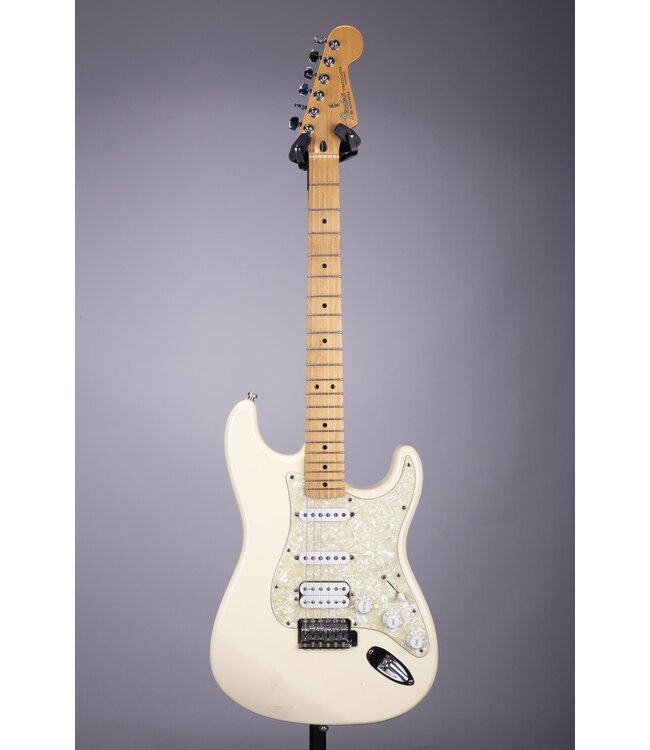 Used 2004 Fender Standard Fat Stratocaster - Arctic White - With Case
