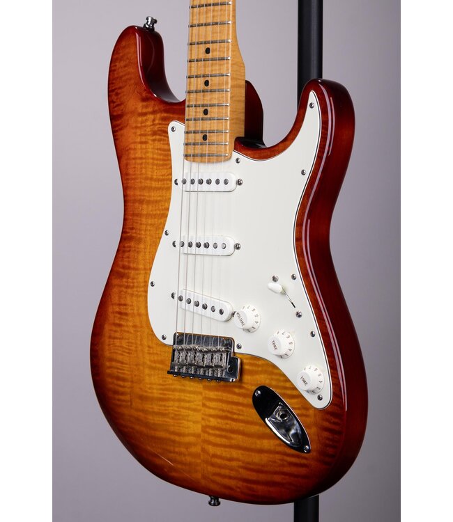 Used 2012 Fender Select Stratocaster - Cherry Burst - With Case