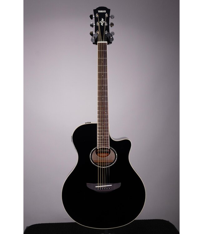 Yamaha APX600 Thinline Cutaway Acoustic - Electric Guitar - Black