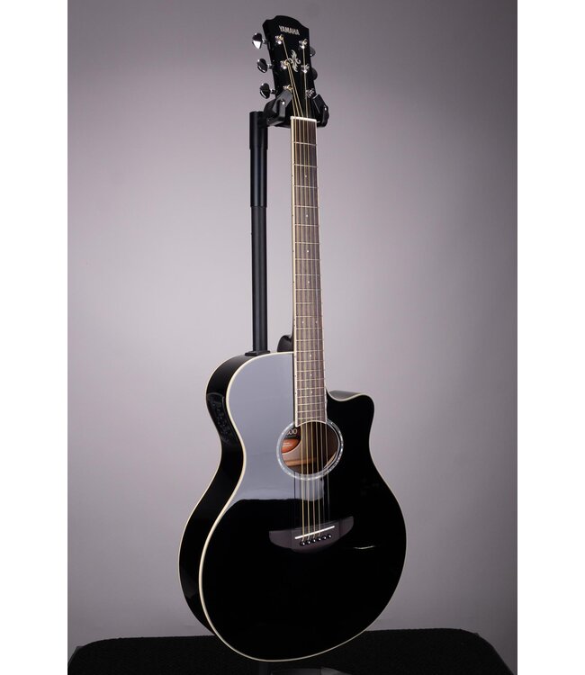 Yamaha APX600 Thinline Cutaway Acoustic - Electric Guitar - Black
