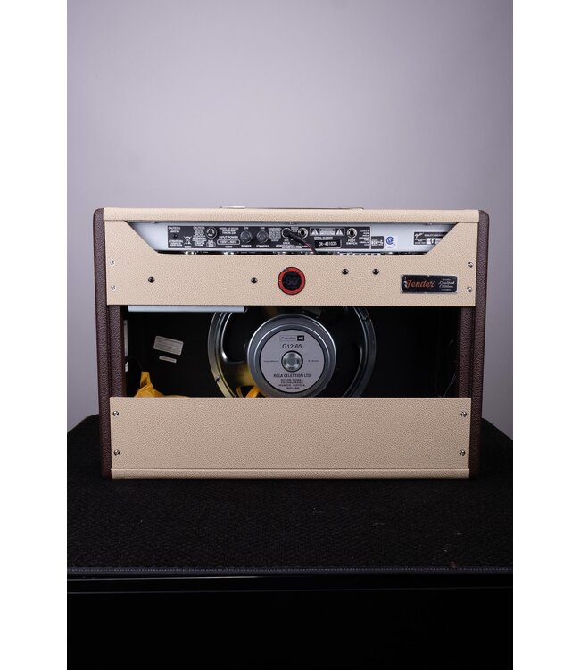 Fender '65 Deluxe Reverb 1x12 Tube Amp Vanilla Cocoa