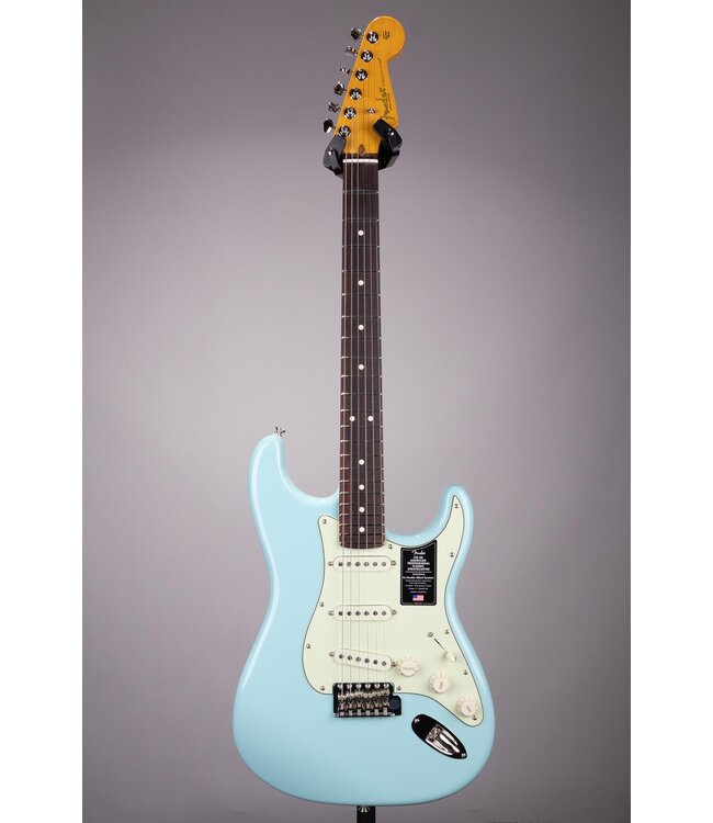 Fender Limited Edition American Professional Classic Stratocaster Daphne Blue