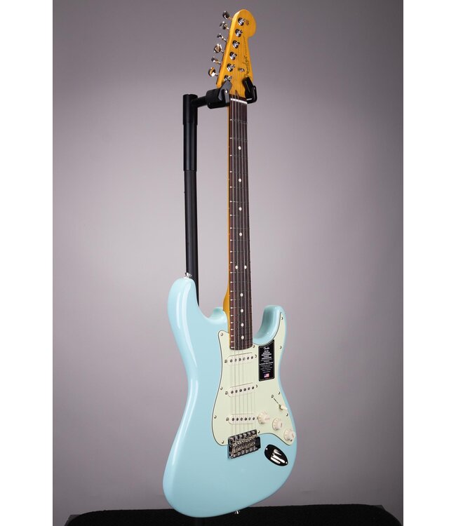 Fender Limited Edition American Professional Classic Stratocaster Daphne Blue