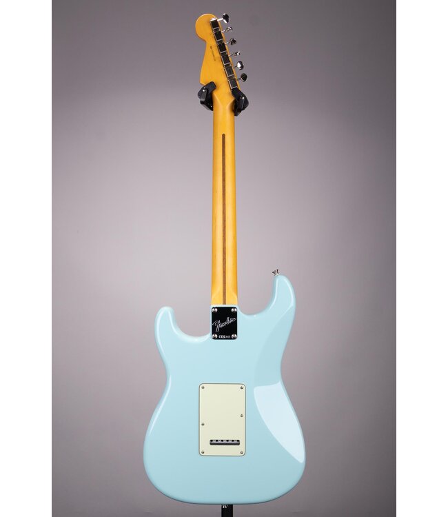 Fender Limited Edition American Professional Classic Stratocaster Daphne Blue