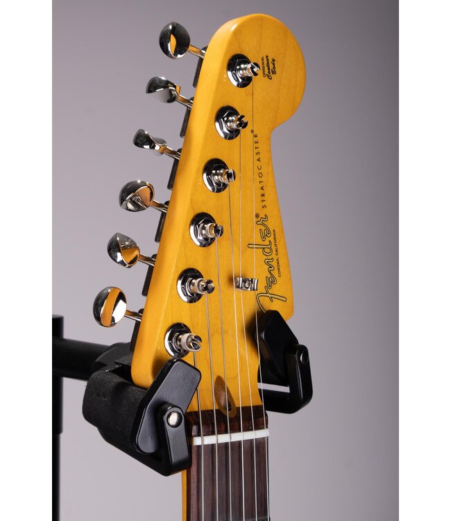 Fender Limited Edition American Professional Classic Stratocaster Daphne Blue