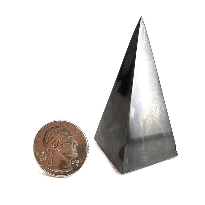 Shungite Pyramid 3 CM